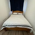4-Bedroom Escape-Bright & Cozy